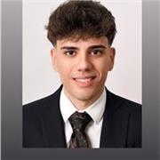 Professore di biologia impartisce lezioni a studenti di scuole elementari, medie e superiori.